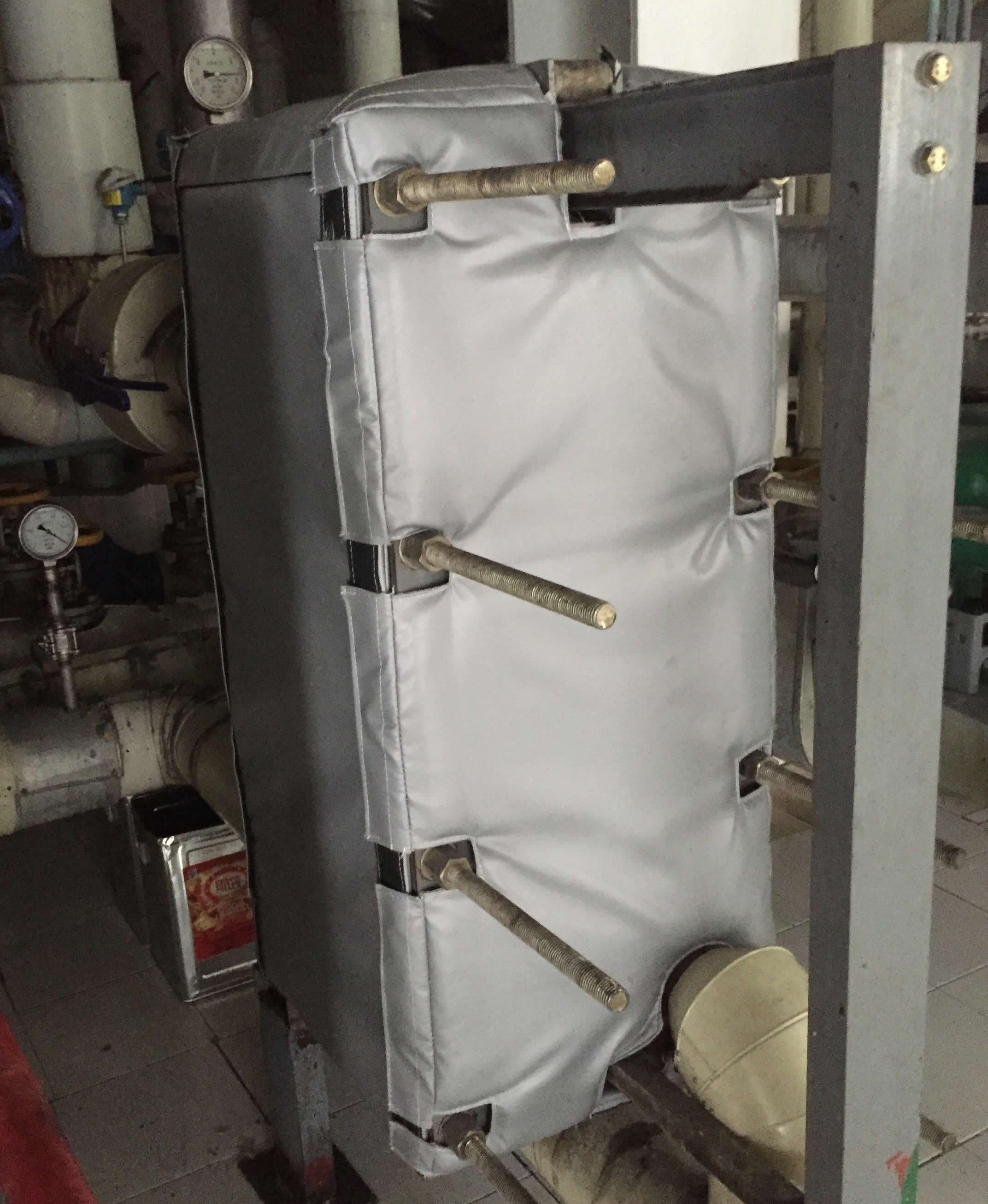 板式<a href=http://m.89986.cn/e/tags/?tagname=%E6%8D%A2%E7%83%AD%E5%99%A8%E4%BF%9D%E6%B8%A9 target=_blank class=infotextkey>換熱器保溫</a>套