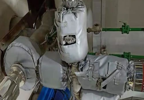 高溫管道<a href=http://m.89986.cn/e/tags/?tagname=%E4%BF%9D%E6%B8%A9%E9%9A%94%E7%83%AD target=_blank class=infotextkey>保溫隔熱</a>衣